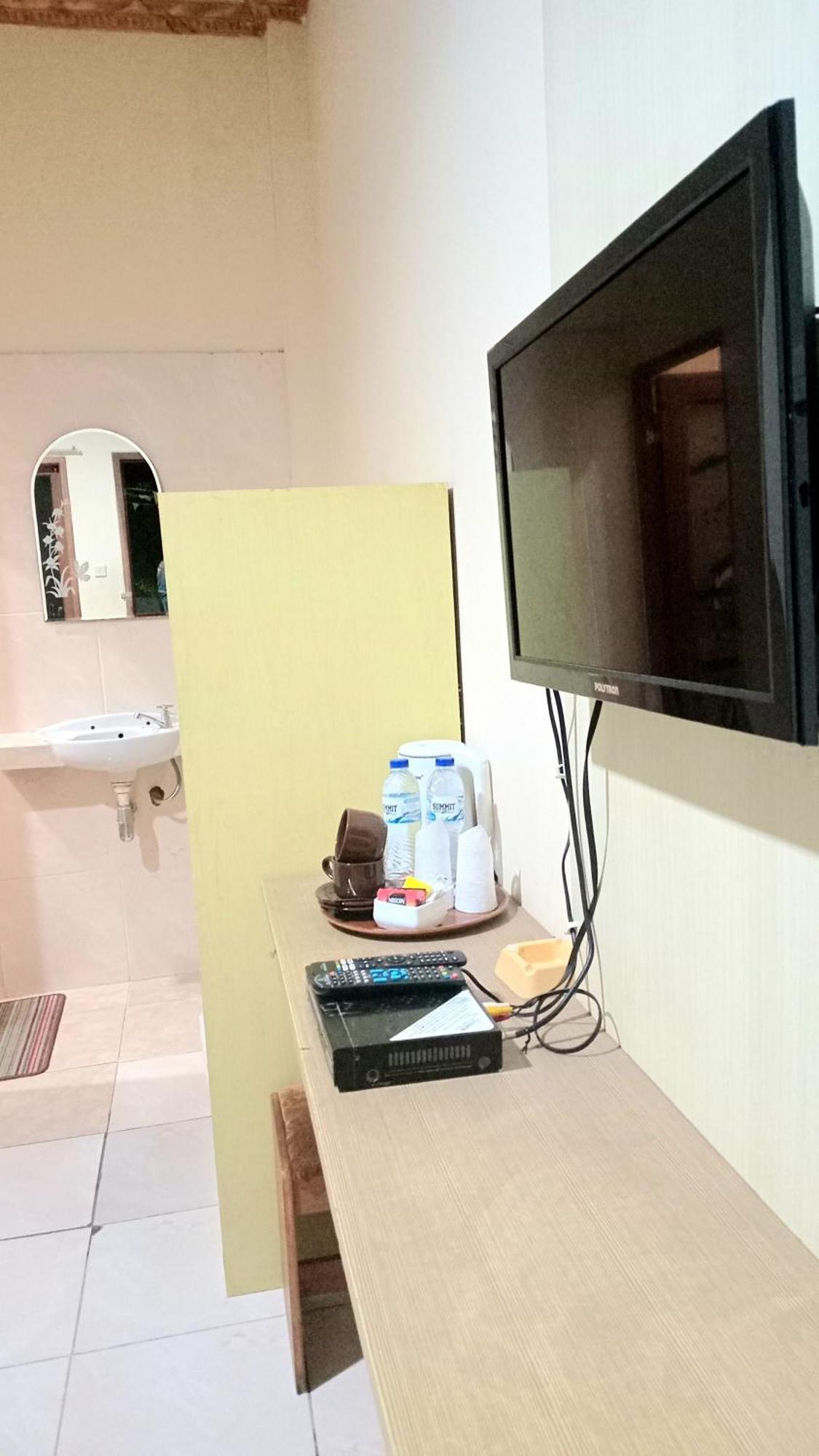 Bayak Hotel Bumdes Cipayung & Resort Ciguntur Buitenkant foto